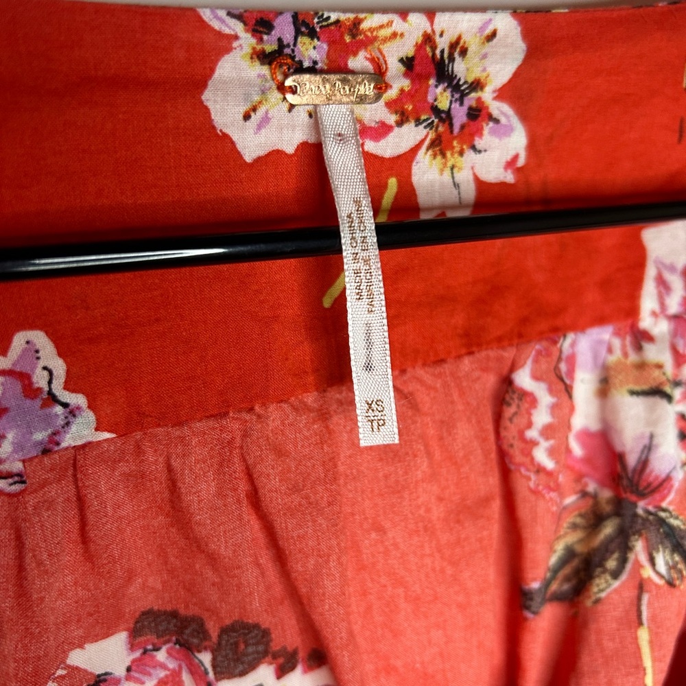 Free People Cherish the Light Red Floral Top Size XS - Picture 4 of 9